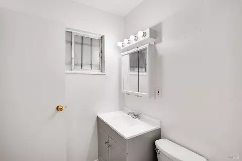 Bath - 730 Stella St, Vallejo, CA 94589 photo 7 of 7