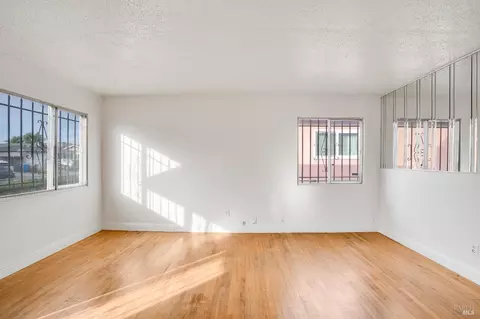 Living - 730 Stella St, Vallejo, CA 94589 photo 2 of 8