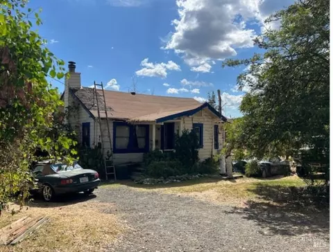1670 Chiquita Rd, Healdsburg, CA 95448