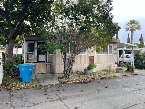56 Dolores Dr, Vallejo, CA 94590 photo 2