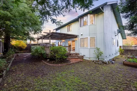 9332 Jessica Dr, Windsor, CA 95492 photo 3