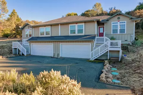 10401 Point Lakeview Rd, Kelseyville, CA 95451