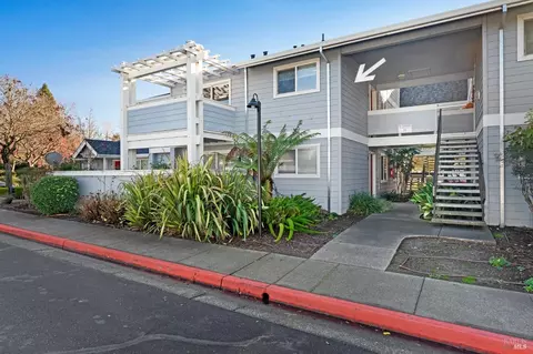 225 Burt St #35, Santa Rosa, CA 95407