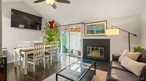 192 Courtyards E, Windsor, CA 95492 photo 3