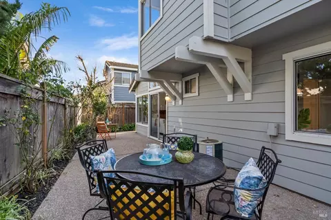 283 Oneil Cir, Hercules, CA 94547 photo 25