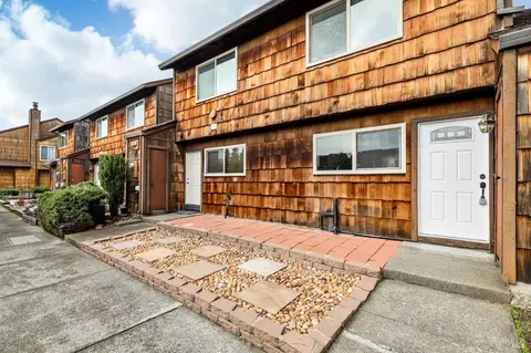 1451 Parkway Dr, Rohnert Park, CA 94928