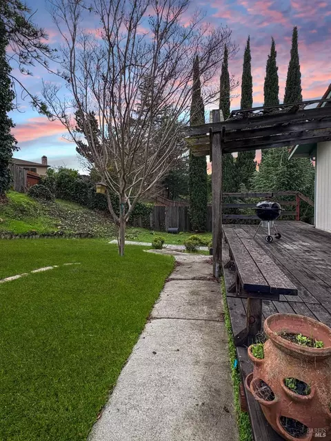 4765 Georgia St, Vallejo, CA 94591 photo 3
