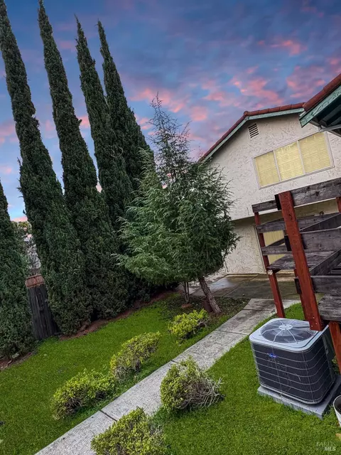 4765 Georgia St, Vallejo, CA 94591 photo 2