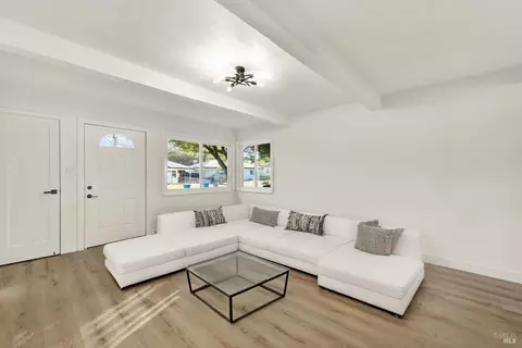 935 Palou St, Vallejo, CA 94591 photo 4