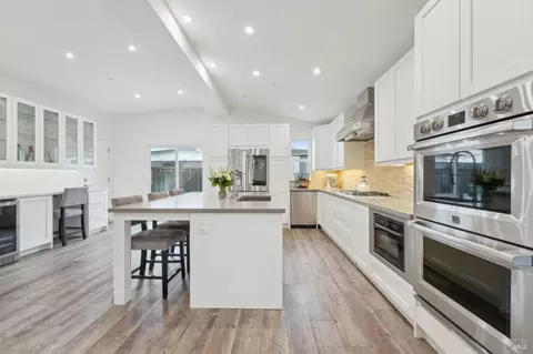 205 Labrea Way, San Rafael, CA 94903