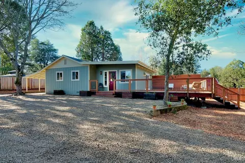 7084 E Hurlbut Ave, Sebastopol, CA 95472