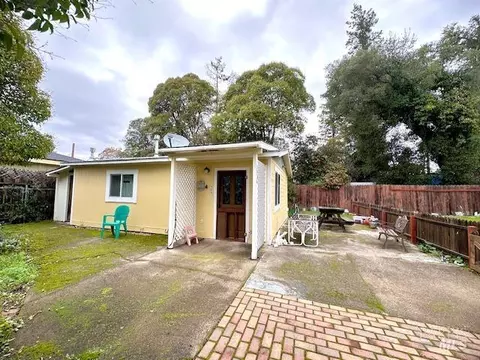 2036 West St, Ukiah, CA 95482 photo 2