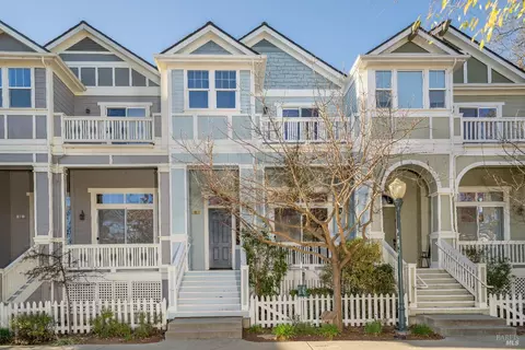 14 Pinheiro Cir, Novato, CA 94945