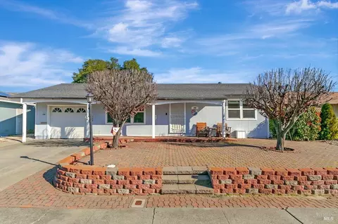 188 Glacier Cir, Vacaville, CA 95687