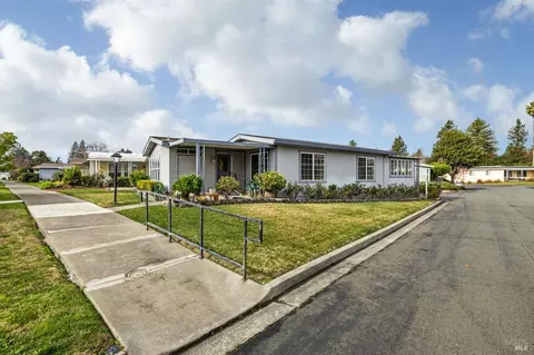 111 Circulo Chapala, Rohnert Park, CA 94928