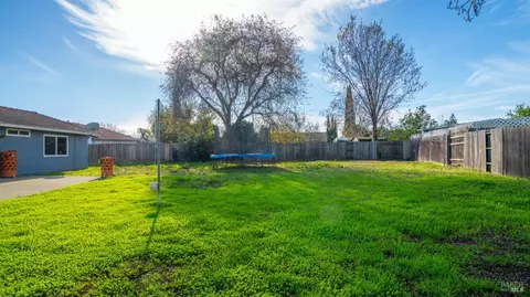 213 Tokay Ct, Fairfield, CA 94533