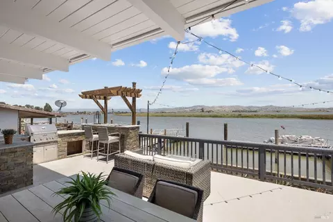 1916 Milton Rd, Napa, CA 94559