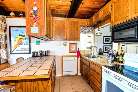34 Ocean View Ave, Dillon Beach, CA 94929 photo 5