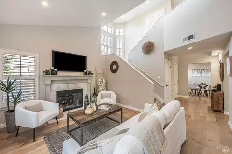 39 Mariners Cir, San Rafael, CA 94903