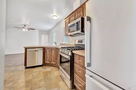 61 Dahlia Dr, Vallejo, CA 94589 photo 10
