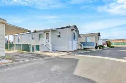 61 Dahlia Dr, Vallejo, CA 94589 photo 2