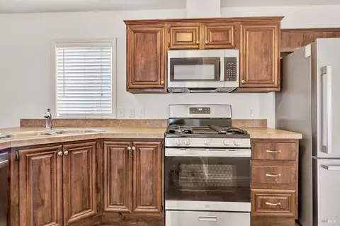 61 Dahlia Dr, Vallejo, CA 94589 photo 9