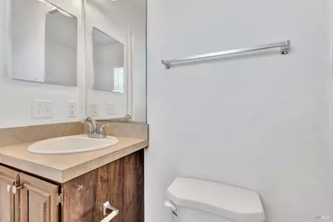 61 Dahlia Dr, Vallejo, CA 94589 photo 17
