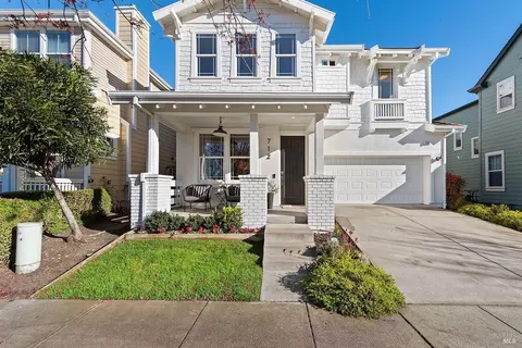 712 Yorkshire Rd, Petaluma, CA 94954