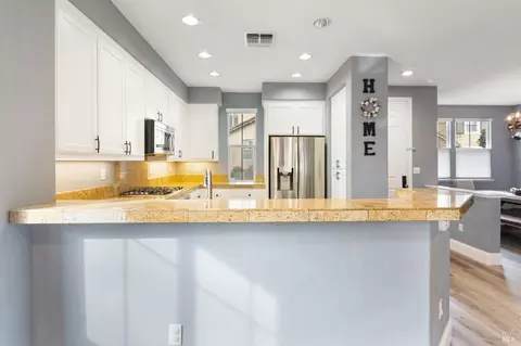 Kitchen - 6056 Ashwell Way, Vallejo, CA 94591 photo 2 of 8