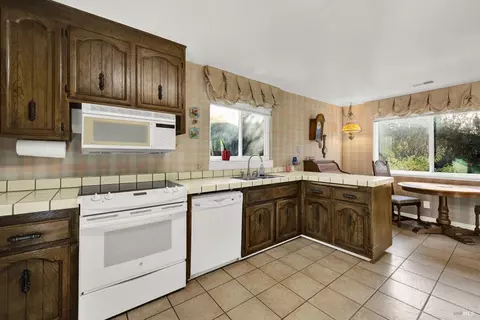2850 Ulatis Dr, Vacaville, CA 95687 photo 17