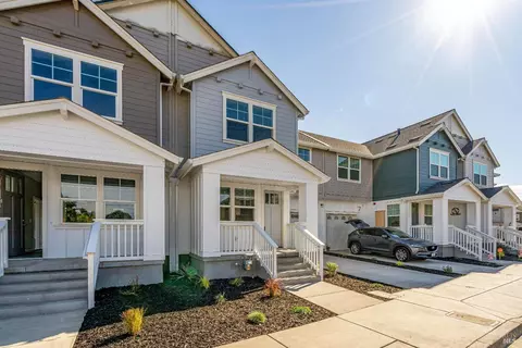 1986 Las Ventanas Dr, Santa Rosa, CA 95407