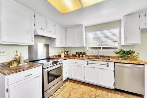 436 Phoenix Cir, Vallejo, CA 94589 photo 9