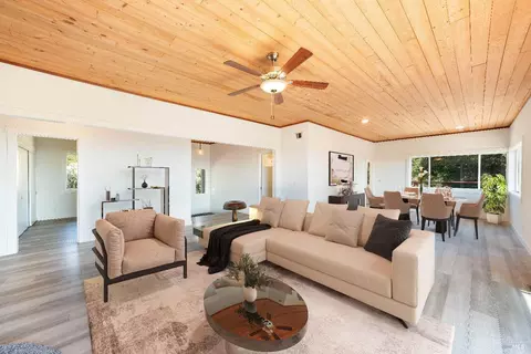 19000 Admiral Cooke Ln, Sonoma, CA 95476