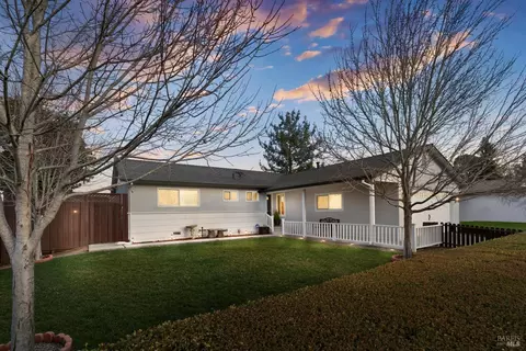 430 Link Ln, Santa Rosa, CA 95401