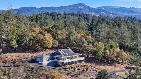 3749 Sleepy Hollow Dr, Santa Rosa, CA 95404