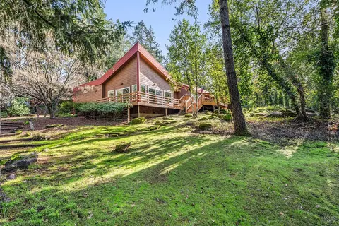 2652 Knob Hill Dr, Santa Rosa, CA 95404