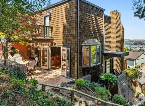 7 Arana Cir, Sausalito, CA 94965