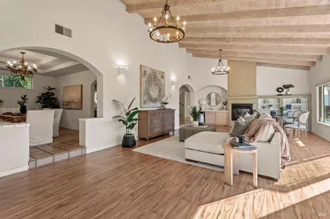 750 Watson Rd, Ukiah, CA 95482