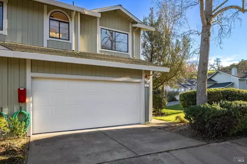 1 Rosewood Dr, Novato, CA 94947 photo 2