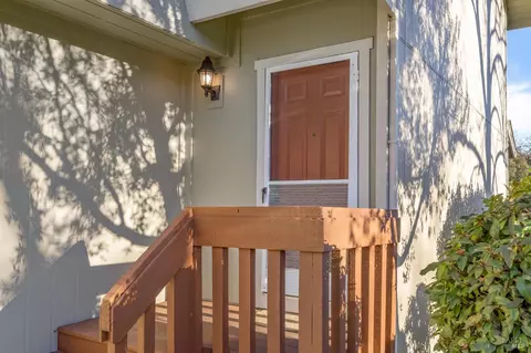 1 Rosewood Dr, Novato, CA 94947 photo 4