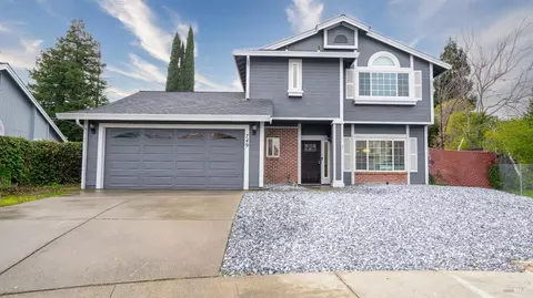 749 Fawn Ct, Vacaville, CA 95687