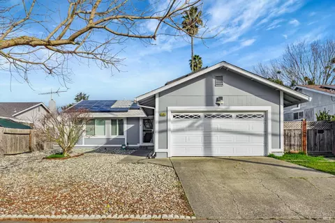1541 W 3rd St, Santa Rosa, CA 95401