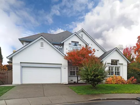 903 Vanessa Ct, Windsor, CA 95492