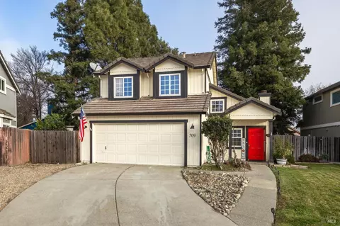709 Poppy Cir, Vacaville, CA 95687