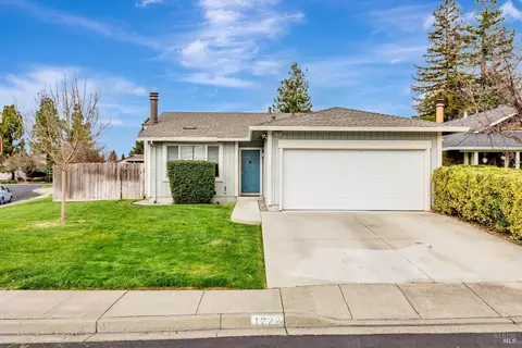 1228 Crest Ct, Rohnert Park, CA 94928