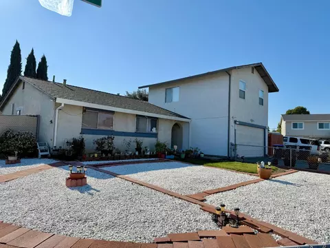 2401 La Salle Ct, Fairfield, CA 94533