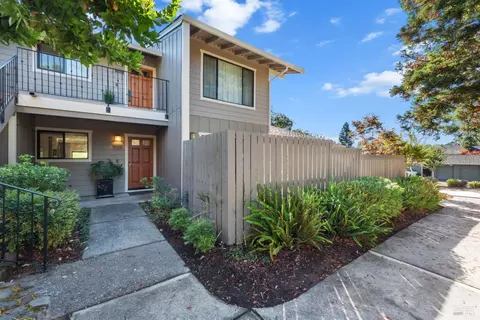 834 Augusta Cir, Napa, CA 94558