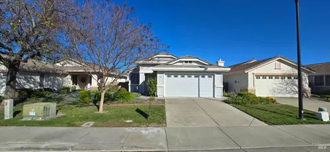 318 Trellis Ln, Vacaville, CA 95687
