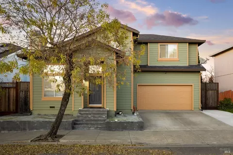 2090 Tokay St, Santa Rosa, CA 95404