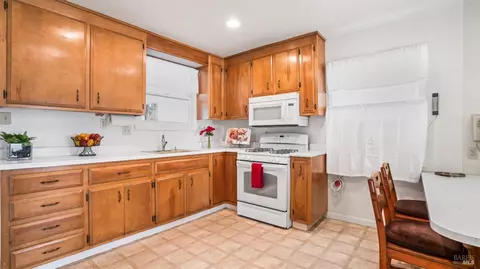 350 Walnut Ave, Vacaville, CA 95688 photo 12